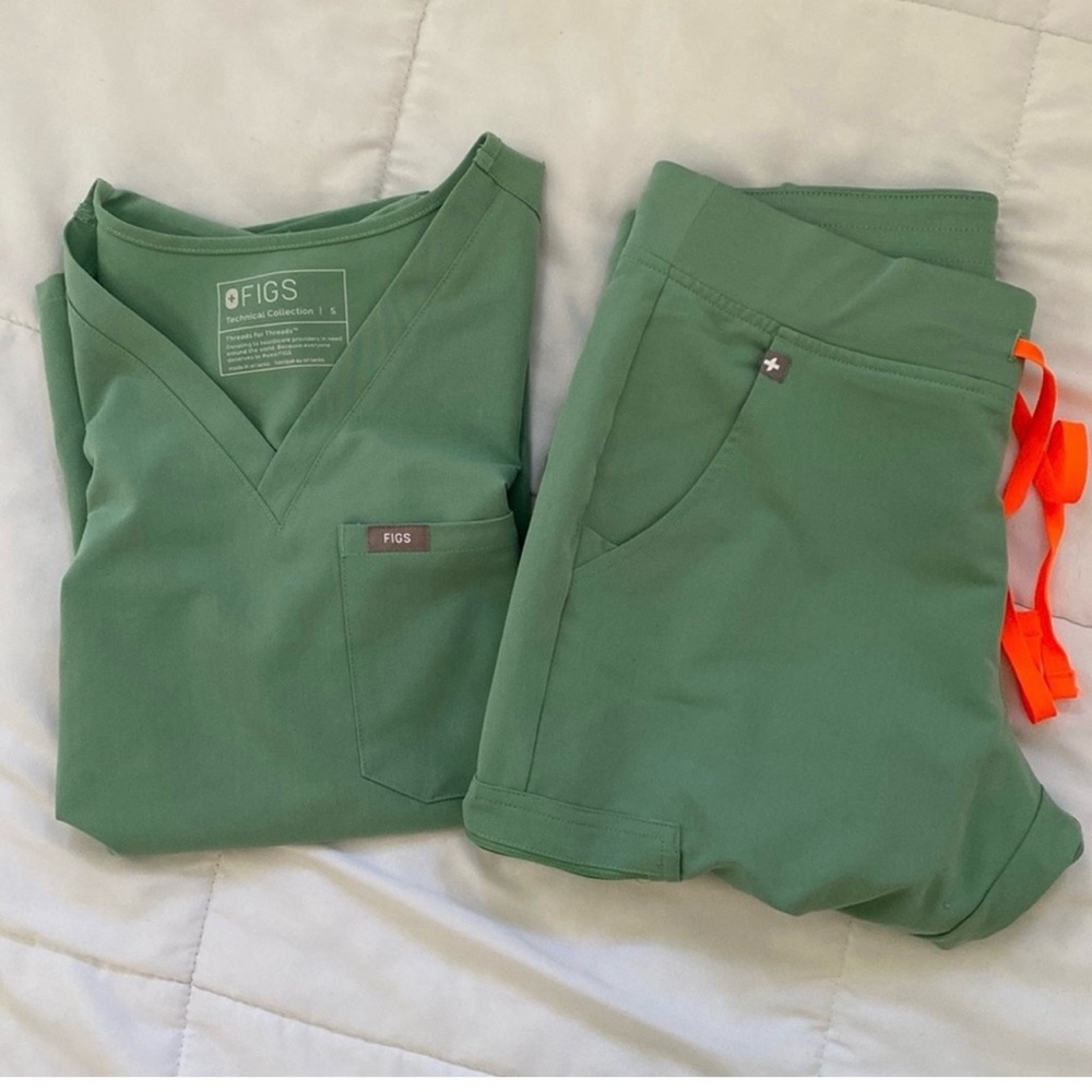 limited edition Jade Figs Hunter Green Scrub Set with Orange Accents